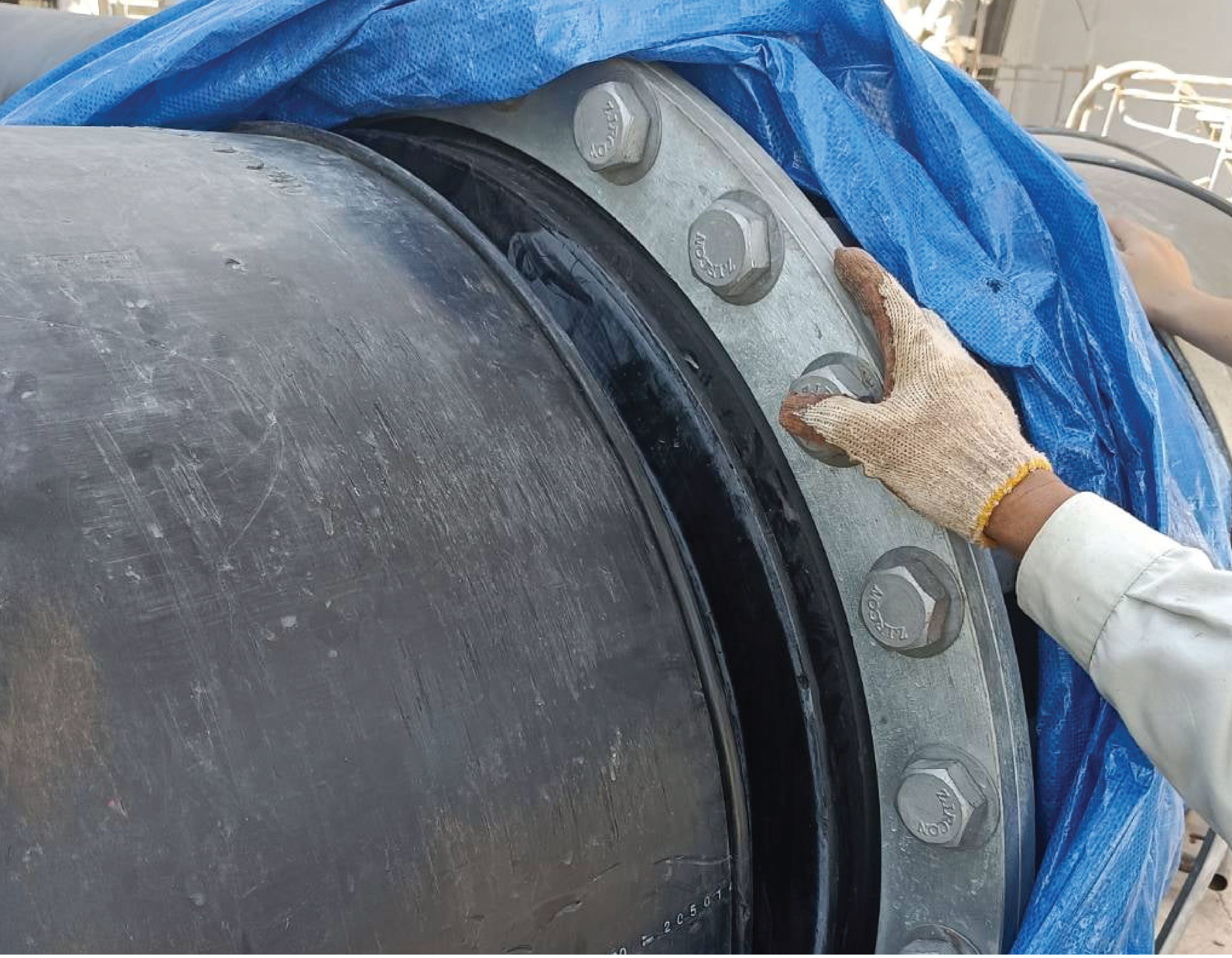 Engineer is inspecting the faulty HDPE pipe connections