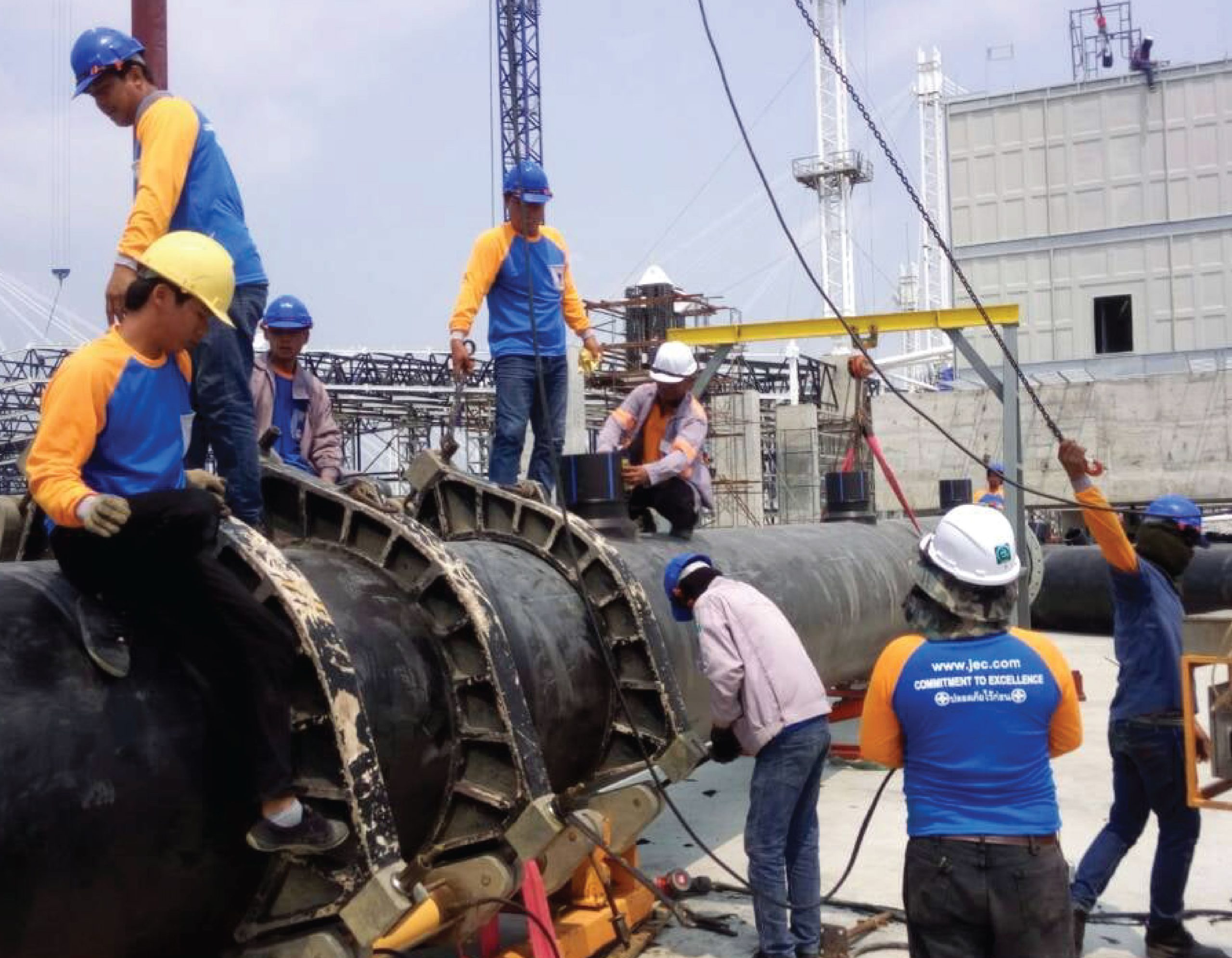 Engineers welding 1200mm diameter HDPE pipes at BITEC Bangna